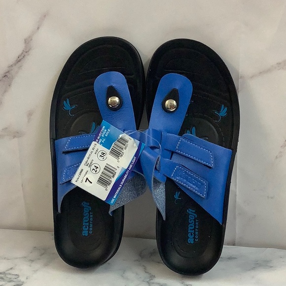 NWT- Aerosoft Womens Thong Sandals - Picture 1 of 5